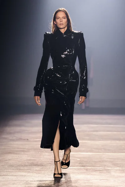 Look 12